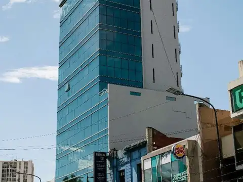 Oficina en Alquiler en Urquiza R, USD 2.200