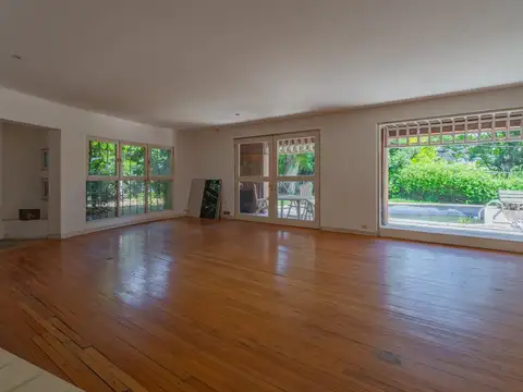 Casa 7 ambientes con 4 baños