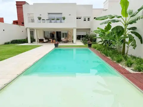 Casa en Venta en Barrio Tres Cerritos, USD 900.000