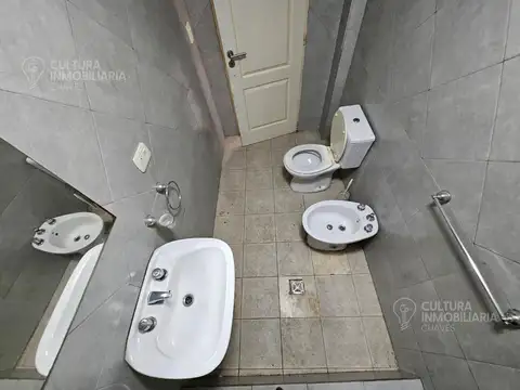 Depto Tipo Casa en Alquiler con 1 cocheras