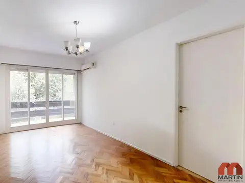 Departamento en Venta de 2 Ambientes 2 piso por escalera en La Lucila con Balcón