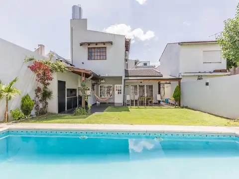 Casa 5 ambientes. MALABIA al 3100 - San Justo - Pileta