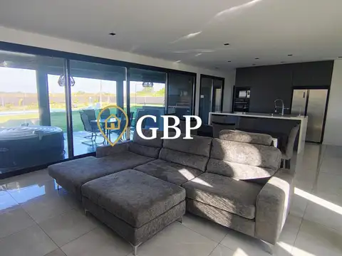 Casa en Venta en La Alameda, USD 320.000