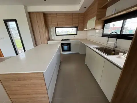Casa en Venta en Fincas Joven, USD 209.000