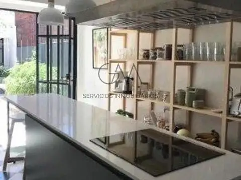 Casa 8 ambientes con 5 baños