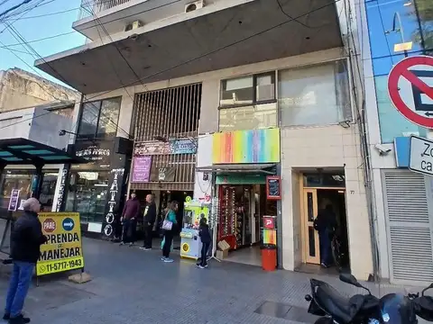 DEPTO DE 2 AMBIENTES SOBRE ALBERDI A MTS DE LARRAZABAL