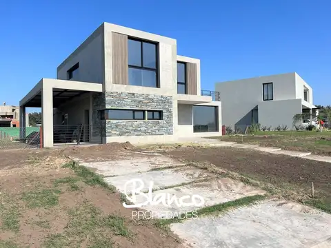 Pilará - La Calesa 1600