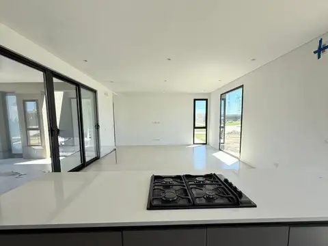 Casa en Alquiler en La Magdalena, USD 1.850