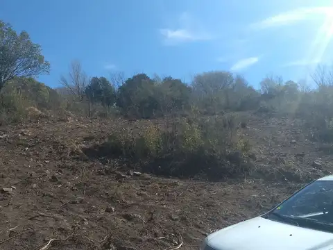 Lote de 750m2 con pendiente positiva en La Falda Córdoba