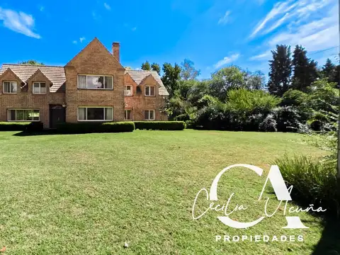 Casa en Venta con 4 cocheras