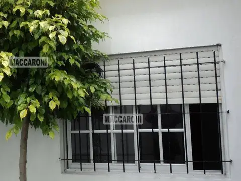 Depto Tipo Casa 2 ambientes con 1 baño