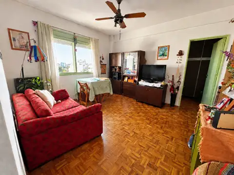 Hermoso y muy luminoso departamento de 2 ambientes a metros de Parque Centenario!