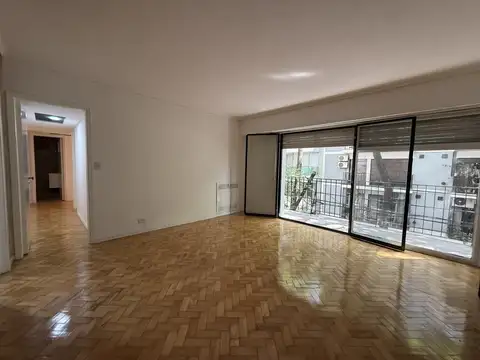 3 DE FEBRERO 2200, VENTA DEPARTMENTO DE TRES AMBIENTES CON DEPENDENCIA