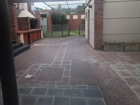 Casa 8 ambientes con 1 baño