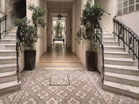 Marcelo T de Alvear 800