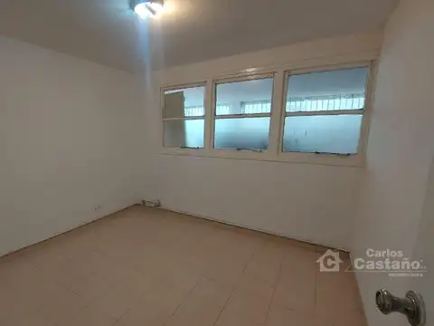 Casa en Plata baja 4 Amb con Garaje Frente a la quinta presidencial