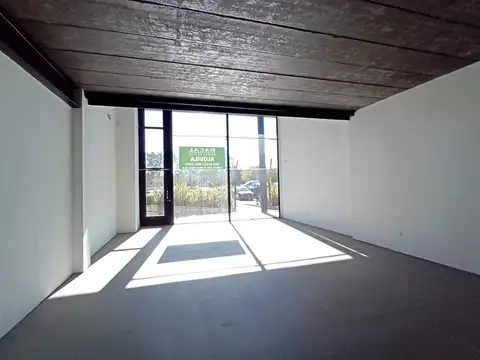 Local - Paseo Gonnet - Centenario y 493 - Dacal Bienes Raices