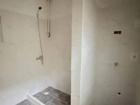 ALQUILER APTO 2D ALTILLO Y AZOTEA LA COMERCIAL