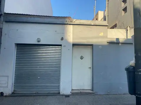 VENTA LOTE EN FLORES.