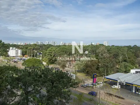 En reconocido complejo sobre Roosevelt, 4 dormitorios, vista despejada