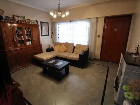 Depto Tipo Casa en Venta de 6 ambientes