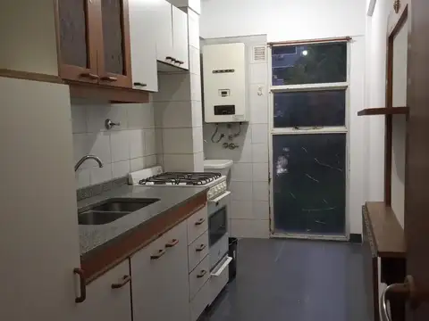 Donato Alvarez  al 800