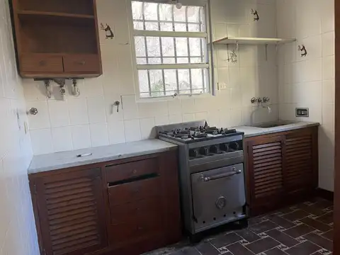 Casa en Alquiler con 1 cochera