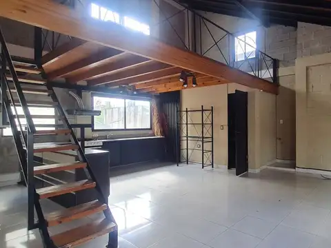 Depto Tipo Casa 2 ambientes con 1 baño