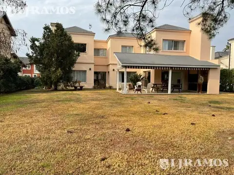 Importante casa en Venta en el Barrio Septiembre PG
