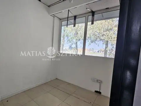 Alquiler de increible oficina en Parque leloir