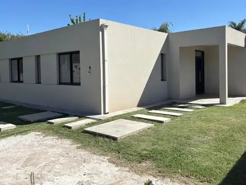 Casa en venta apto crédito Barrio Parque Sakura