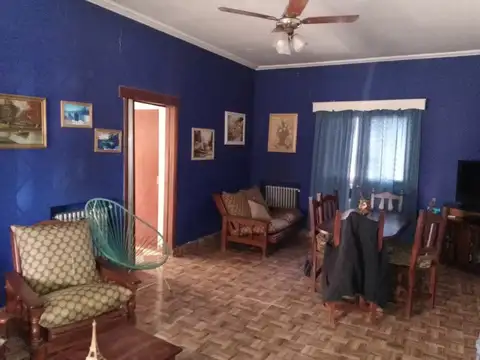 Casa 5 ambientes con 1 baño