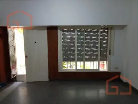 Ph tipo Casa de 3 ambientes en Moron centro