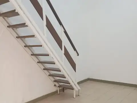 Depto Tipo Casa en Alquiler de 3 ambientes