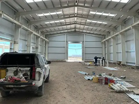 VENTA DE GALPÓN DE 500 M2 - 2 PORTONES  A ESTRENAR - FLETE Y MONTAJE INCLUIDO EN PRECIO