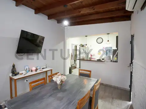 Casa 5 ambientes con 2 baños