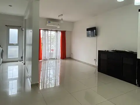 Departamento en Alquiler en Versalles, $ 600.000