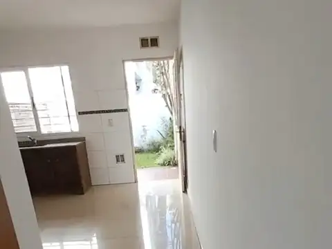 SE ALQUILA DUPLEX 3 amb  C/ PATIO EN CHILAVERT, Gral San Martín