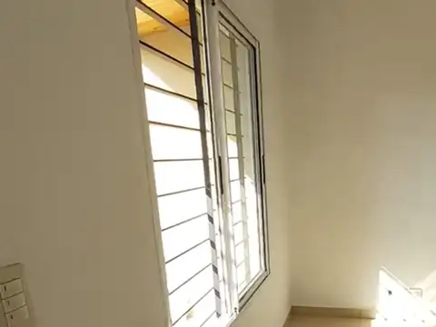 SE ALQUILA DUPLEX 3 amb  C/ PATIO EN CHILAVERT, Gral San Martín