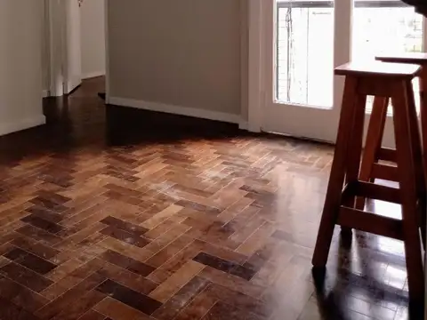 2 AMB. CON BALCÓN FRANCÉS EN INMEJORABLE UBICACIÓN!