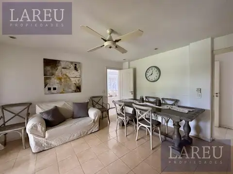 Casa en Venta con 4 cocheras