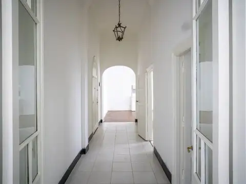 Ugarteche 3000, Piso 0