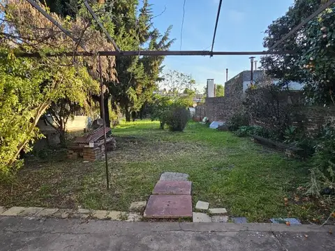 Casa 5 ambientes con 1 baño