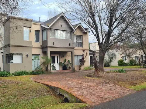 Casa en Venta San Patricio, Zona Oeste