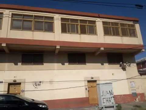 Excelente y amplio Galpón