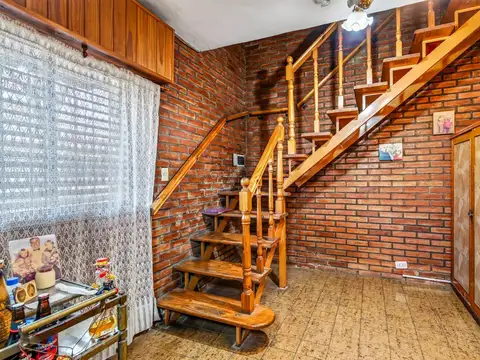 Depto Tipo Casa en Venta 40 años