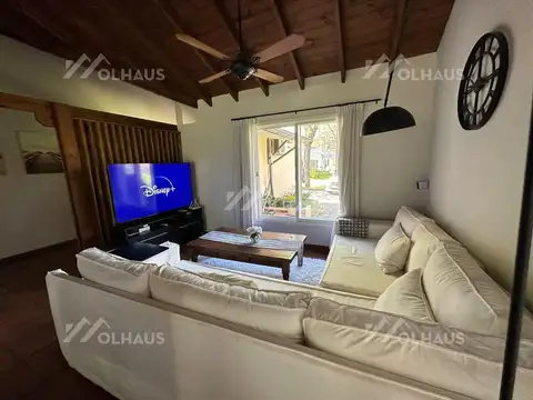 Casa 5 ambientes con 3 baños