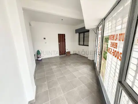 Local en Alquiler en Pompeya, $ 500.000