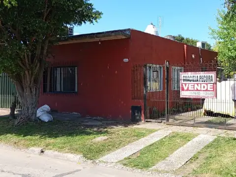 Casa en venta en Villa Constructora, terreno propio, 2 propiedades en el lote