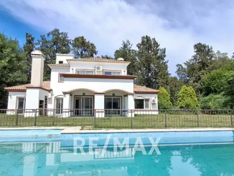 VENTA CASA 5 AMBIENTES SOLAR DE CAPILLA EXALTACION